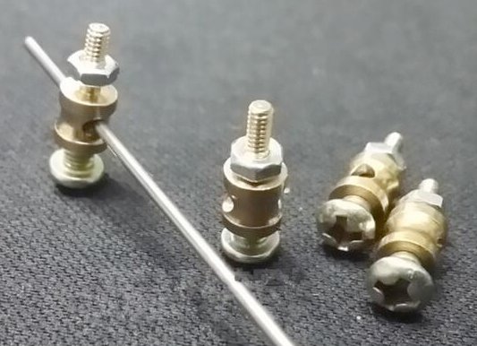 Servo pushrod connectors